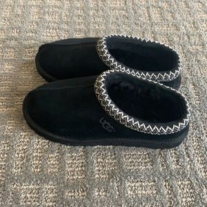Black UGG Tasman Slippers